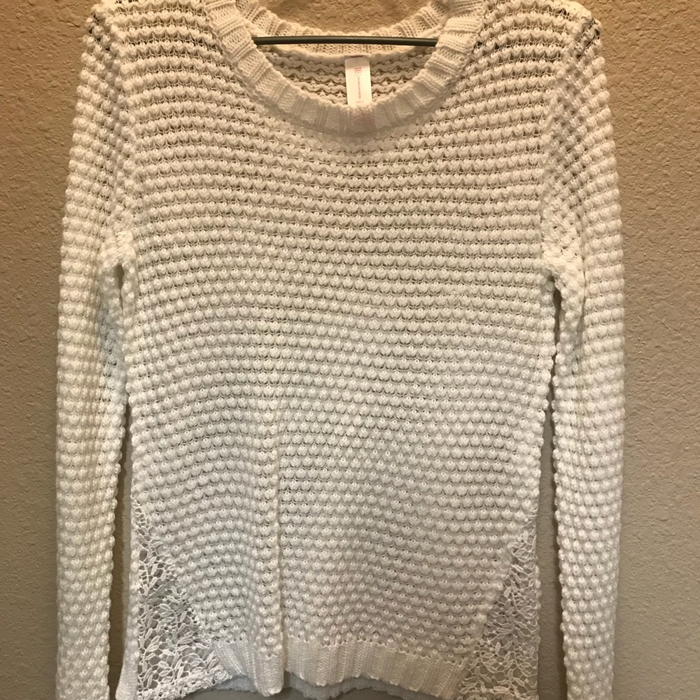 NWOT. White Sweater With Lace Accents.